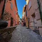 Dans Le Quartier Recherche Du Moure *