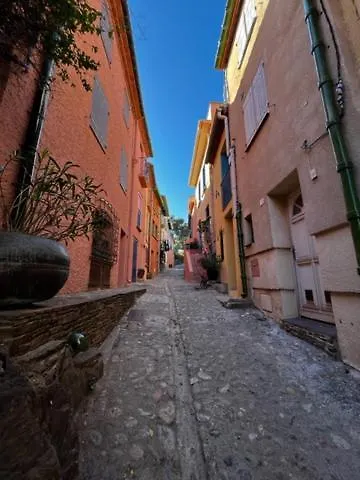 Dans Le Quartier Recherche Du Moure *